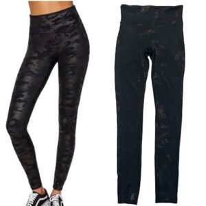 Spanx Camo print faux leather print leggings. Size small. Black & metallic grey